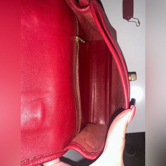 Vintage Coach Court in Red! - Picture 8 of 10